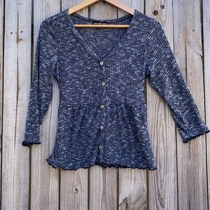 EUC Almost Famous Grey White Textured Blend Long Sleeve Blouse